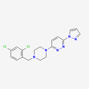 molecular formula C18H18Cl2N6 B12269584 3-{4-[(2,4-dichlorophenyl)methyl]piperazin-1-yl}-6-(1H-pyrazol-1-yl)pyridazine 