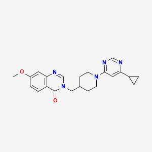 molecular formula C22H25N5O2 B12269762 3-{[1-(6-Cyclopropylpyrimidin-4-yl)piperidin-4-yl]methyl}-7-methoxy-3,4-dihydroquinazolin-4-one 