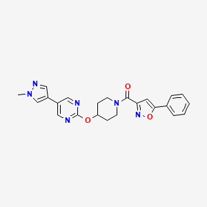 molecular formula C23H22N6O3 B12270038 5-(1-methyl-1H-pyrazol-4-yl)-2-{[1-(5-phenyl-1,2-oxazole-3-carbonyl)piperidin-4-yl]oxy}pyrimidine 