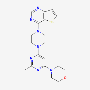 4-[2-Methyl-6-(4-{thieno[3,2-d]pyrimidin-4-yl}piperazin-1-yl)pyrimidin-4-yl]morpholine