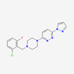 molecular formula C18H18ClFN6 B12270715 3-{4-[(2-chloro-6-fluorophenyl)methyl]piperazin-1-yl}-6-(1H-pyrazol-1-yl)pyridazine 