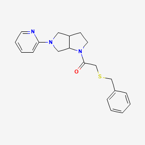 2-(Benzylsulfanyl)-1-[5-(pyridin-2-yl)-octahydropyrrolo[3,4-b]pyrrol-1-yl]ethan-1-one