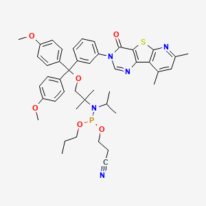 molecular formula C45H52N5O6PS B12275040 3-[[[1-[[3-(11,13-Dimethyl-6-oxo-8-thia-3,5,10-triazatricyclo[7.4.0.02,7]trideca-1(9),2(7),3,10,12-pentaen-5-yl)phenyl]-bis(4-methoxyphenyl)methoxy]-2-methylpropan-2-yl]-propan-2-ylamino]-propoxyphosphanyl]oxypropanenitrile 