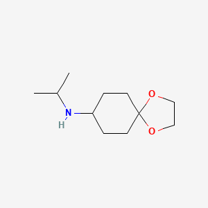 N-(propan-2-yl)-1,4-dioxaspiro[4.5]decan-8-amine