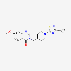 3-{[1-(3-Cyclopropyl-1,2,4-thiadiazol-5-yl)piperidin-4-yl]methyl}-7-methoxy-3,4-dihydroquinazolin-4-one