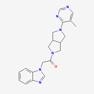 molecular formula C20H22N6O B12277440 2-(1H-1,3-benzodiazol-1-yl)-1-[5-(5-methylpyrimidin-4-yl)-octahydropyrrolo[3,4-c]pyrrol-2-yl]ethan-1-one 