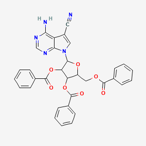 molecular formula C33H25N5O7 B12278605 (2R,3R,4R,5R)-2-(4-amino-5-cyano-7H-pyrrolo[2,3-d]pyrimidin-7-yl)-5-((benzoyloxy)methyl)tetrahydrofuran-3,4-diyldibenzoate 