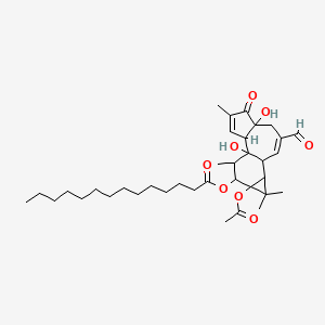 molecular formula C36H54O8 B12285978 (13-acetyloxy-8-formyl-1,6-dihydroxy-4,12,12,15-tetramethyl-5-oxo-14-tetracyclo[8.5.0.02,6.011,13]pentadeca-3,8-dienyl) tetradecanoate 