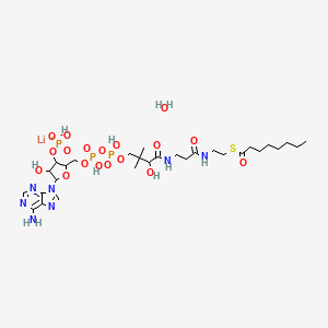 Lithium;[5-(6-aminopurin-9-yl)-4-hydroxy-2-[[hydroxy-[hydroxy-[3-hydroxy-2,2-dimethyl-4-[[3-(2-octanoylsulfanylethylamino)-3-oxopropyl]amino]-4-oxobutoxy]phosphoryl]oxyphosphoryl]oxymethyl]oxolan-3-yl] hydrogen phosphate;hydrate