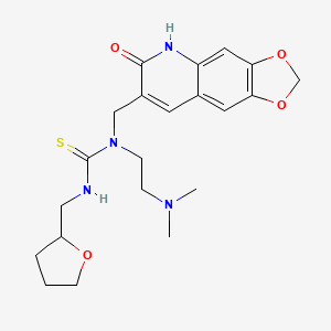molecular formula C21H28N4O4S B1229948 1-[2-(dimethylamino)ethyl]-1-[(6-oxo-5H-[1,3]dioxolo[4,5-g]quinolin-7-yl)methyl]-3-(2-oxolanylmethyl)thiourea 