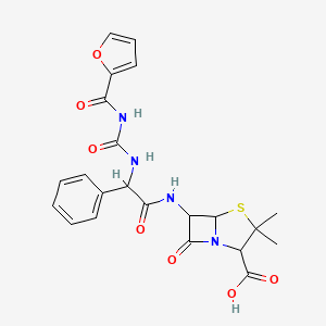 molecular formula C22H22N4O7S B12300293 6-[[2-(Furan-2-carbonylcarbamoylamino)-2-phenylacetyl]amino]-3,3-dimethyl-7-oxo-4-thia-1-azabicyclo[3.2.0]heptane-2-carboxylic acid 