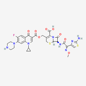 molecular formula C31H31FN8O8S2 B1230465 (6R,7R)-7-[[2-(2-amino-1,3-thiazol-4-yl)-2-methoxyiminoacetyl]amino]-3-[(1-cyclopropyl-6-fluoro-4-oxo-7-piperazin-1-ylquinoline-3-carbonyl)oxymethyl]-8-oxo-5-thia-1-azabicyclo[4.2.0]oct-2-ene-2-carboxylic acid 