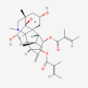 molecular formula C31H43NO7 B1231201 无翅叶碱 CAS No. 38826-62-9
