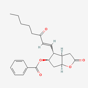 (3aR,4R,5R,6aS)-2-Oxo-4-((E)-3-oxooct-1-en-1-yl)hexahydro-2H-cyclopenta[b]furan-5-yl benzoate