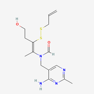 molecular formula C15H22N4O2S2 B1231371 N-[(4-amino-2-methylpyrimidin-5-yl)methyl]-N-[(Z)-5-hydroxy-3-(prop-2-enyldisulfanyl)pent-2-en-2-yl]formamide CAS No. 554-44-9