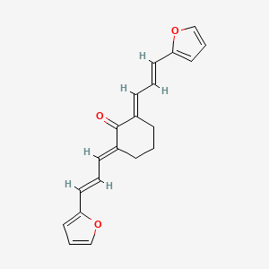 molecular formula C20H18O3 B12316026 2,6-Bis[3-(furan-2-yl)prop-2-en-1-ylidene]cyclohexan-1-one 