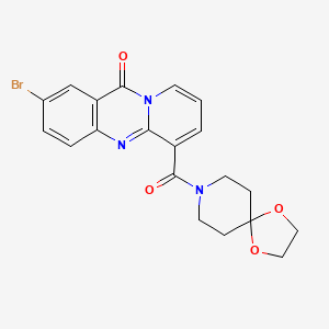 molecular formula C20H18BrN3O4 B1231736 2-Bromo-6-[1,4-dioxa-8-azaspiro[4.5]decan-8-yl(oxo)methyl]-11-pyrido[2,1-b]quinazolinone 