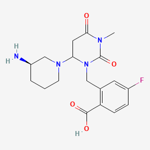 2-[[6-[(3R)-3-aminopiperidin-1-yl]-3-methyl-2,4-dioxo-1,3-diazinan-1-yl]methyl]-4-fluorobenzoic acid