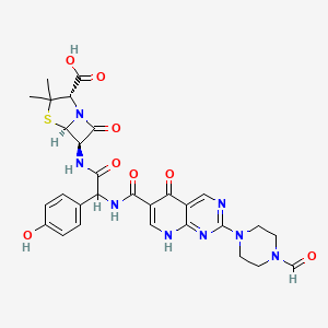 molecular formula C29H30N8O8S B1234059 (2S,5R,6R)-6-[[2-[[2-(4-formylpiperazin-1-yl)-5-oxo-8H-pyrido[2,3-d]pyrimidine-6-carbonyl]amino]-2-(4-hydroxyphenyl)acetyl]amino]-3,3-dimethyl-7-oxo-4-thia-1-azabicyclo[3.2.0]heptane-2-carboxylic acid CAS No. 85550-66-9
