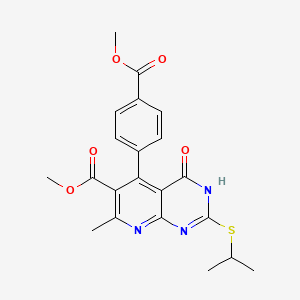 molecular formula C21H21N3O5S B12345411 methyl 5-[4-(methoxycarbonyl)phenyl]-7-methyl-4-oxo-2-(propan-2-ylsulfanyl)-3H,4H,5H,8H-pyrido[2,3-d]pyrimidine-6-carboxylate 