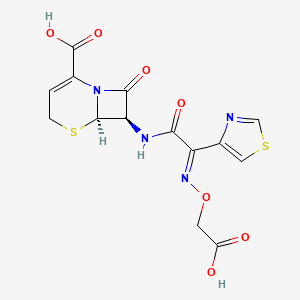 molecular formula C14H12N4O7S2 B1235632 (6R,7R)-7-[[(2E)-2-(carboxymethoxyimino)-2-(1,3-thiazol-4-yl)acetyl]amino]-8-oxo-5-thia-1-azabicyclo[4.2.0]oct-2-ene-2-carboxylic acid 