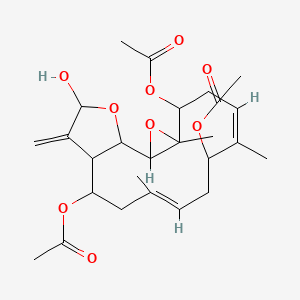 molecular formula C26H36O9 B1238118 [(7Z,11E)-5,14-二乙酰氧基-17-羟基-4,8,12-三甲基-16-亚甲基-3,18-二氧杂三环[13.3.0.02,4]十八-7,11-二烯-9-基]乙酸酯 CAS No. 66656-91-5