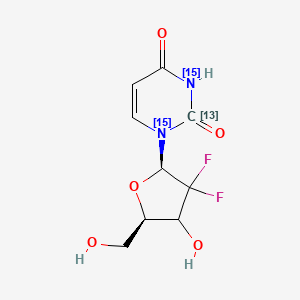 1-[(2R,5R)-3,3-difluoro-4-hydroxy-5-(hydroxymethyl)oxolan-2-yl](213C,1,3-15N2)pyrimidine-2,4-dione