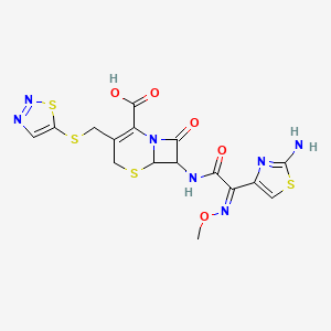 molecular formula C16H15N7O5S4 B1241428 7-[[(2Z)-2-(2-氨基-1,3-噻唑-4-基)-2-甲氧基亚氨基乙酰基]氨基]-8-氧代-3-(噻二唑-5-基硫烷基)-5-噻-1-氮杂双环[4.2.0]辛-2-烯-2-羧酸 