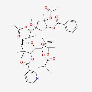 [2,4,13-triacetyloxy-1-benzoyloxy-3a,10-dihydroxy-2,5,8,8-tetramethyl-12-methylidene-11-(2-methylpropanoyloxy)-3,4,5,9,10,11,13,13a-octahydro-1H-cyclopenta[12]annulen-9-yl] pyridine-3-carboxylate