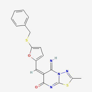 molecular formula C18H14N4O2S2 B1243412 (6E)-5-氮杂亚甲基-2-甲基-6-[[5-(苯甲硫基)呋喃-2-基]亚甲基]-[1,3,4]噻二唑并[3,2-a]嘧啶-7-酮 