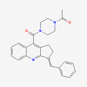 molecular formula C26H25N3O2 B12437945 1-{4-[3-(phenylmethylidene)-1H,2H-cyclopenta[b]quinoline-9-carbonyl]piperazin-1-yl}ethanone 