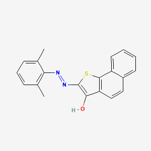 (2Z)-2-[2-(2,6-dimethylphenyl)hydrazinylidene]naphtho[1,2-b]thiophen-3(2H)-one