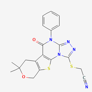 molecular formula C20H17N5O2S2 B12500625 2-[(12,12-dimethyl-8-oxo-7-phenyl-13-oxa-16-thia-2,4,5,7-tetrazatetracyclo[7.7.0.02,6.010,15]hexadeca-1(9),3,5,10(15)-tetraen-3-yl)sulfanyl]acetonitrile 