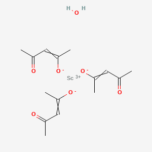 Scandium(3+) bis(4-oxopent-2-en-2-olate) acetylacetonate hydrate