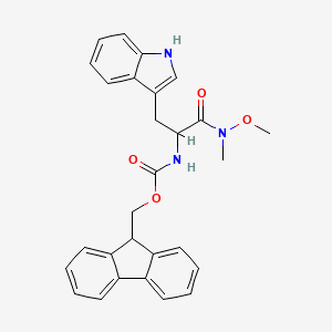 9H-fluoren-9-ylmethyl N-[2-(1H-indol-3-yl)-1-[methoxy(methyl)carbamoyl]ethyl]carbamate