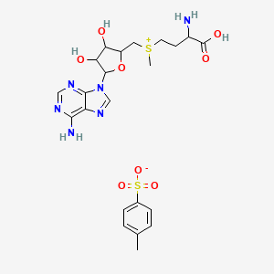 molecular formula C22H30N6O8S2 B12510913 (3-Amino-3-carboxypropyl)({[5-(6-aminopurin-9-yl)-3,4-dihydroxyoxolan-2-yl]methyl})methylsulfanium tosylate 