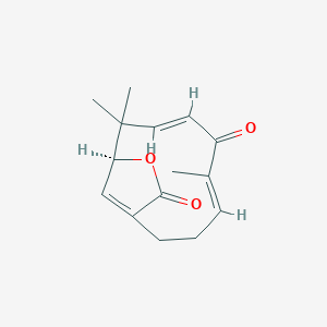 molecular formula C15H18O3 B1253281 (4E,7E,10S)-5,9,9-三甲基-11-氧杂三环[8.2.1]十三-1(13),4,7-三烯-6,12-二酮 