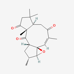 molecular formula C20H26O4 B1253789 (1R,2Z,6R,10S,12S,14R,15S)-3,7,7,10,14-五甲基-16-氧杂四环[10.4.0.01,15.06,10]十六烷-2-烯-4,9,11-三酮 