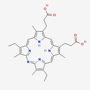 3-[14-(2-Carboxyethyl)-5,19-diethyl-4,9,15,20-tetramethyl-2,21,22,23,24-pentazapentacyclo[16.2.1.13,6.18,11.113,16]tetracosa-1(21),2,4,6(24),7,9,11,13,15,17,19-undecaen-10-yl]propanoic acid