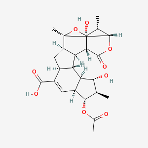 (1S,2R,4S,7S,8R,9R,10S,11R,12S,13S,14R,17R,18R,19S)-8-acetyloxy-10,19-dihydroxy-1,9,18-trimethyl-15-oxo-16,20-dioxahexacyclo[15.3.2.02,13.04,12.07,11.014,19]docos-5-ene-5-carboxylic acid