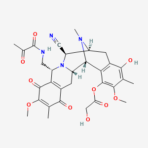 molecular formula C31H34N4O10 B1259702 [(1R,2S,10R,12R,13S)-12-cyano-16-hydroxy-7,18-dimethoxy-6,17,21-trimethyl-5,8-dioxo-10-[(2-oxopropanoylamino)methyl]-11,21-diazapentacyclo[11.7.1.02,11.04,9.015,20]henicosa-4(9),6,15(20),16,18-pentaen-19-yl] 2-hydroxyacetate 