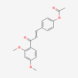 4-[3-(2,4-Dimethoxyphenyl)-3-oxoprop-1-en-1-yl]phenyl acetate