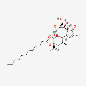 molecular formula C32H48O8 B1260325 (1R,2R,6S,7S,8R,10S,11S,12R,14S,16R,18R)-6,7-二羟基-8-(羟甲基)-4,18-二甲基-16-丙-1-烯-2-基-14-十一烷基-9,13,15,19-四氧杂六环[12.4.1.01,11.02,6.08,10.012,16]十九烷-3-烯-5-酮 