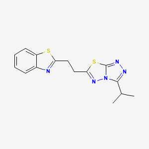 2-{2-[3-(Propan-2-yl)[1,2,4]triazolo[3,4-b][1,3,4]thiadiazol-6-yl]ethyl}-1,3-benzothiazole