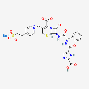 molecular formula C28H25N6NaO10S2 B1262245 (6R,7R)-7-[[(2R)-2-[(2-carboxy-1H-imidazole-5-carbonyl)amino]-2-phenyl-acetyl]amino]-8-oxo-3-[[4-(2-sulfonatoethyl)pyridin-1-ium-1-yl]methyl]-5-thia-1-azabicyclo[4.2.0]oct-2-ene-2-carboxylate 