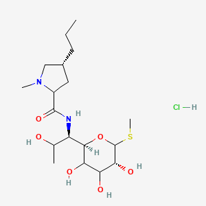 molecular formula C18H35ClN2O6S B1262773 (4R)-N-[(1R)-2-hydroxy-1-[(2R,5R)-3,4,5-trihydroxy-6-methylsulfanyloxan-2-yl]propyl]-1-methyl-4-propylpyrrolidine-2-carboxamide;hydrochloride 