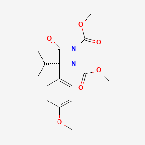 molecular formula C16H20N2O6 B1263201 (3S)-3-(4-甲氧基苯基)-4-氧代-3-丙烷-2-基二氮杂环丁烷-1,2-二甲酸二甲酯 