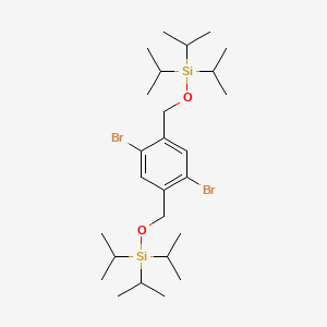 molecular formula C26H48Br2O2Si2 B12634093 1,4-Dibromo-2,5-bis(triisopropylsiloxymethyl)benzene CAS No. 920966-74-1