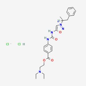 molecular formula C25H33Cl2N5O4 B12789272 N(sub 6)-(4-(2-Diethylaminoethoxycarbonyl)phenyl)carbamoyl-3-phenylisopropylsydnone imine dihydrochloride CAS No. 117038-03-6