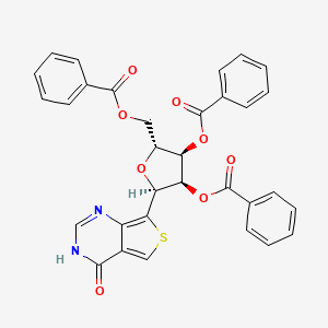 (2R,3R,4R,5S)-2-((Benzoyloxy)methyl)-5-(4-oxo-3,4-dihydrothieno[3,4-d]pyrimidin-7-yl)tetrahydrofuran-3,4-diyl dibenzoate